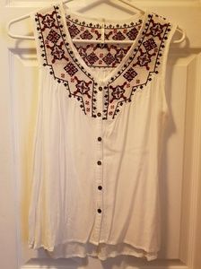 💗5/$25💗 Nine 1 Eight Sleeveless Embroidered Blouse